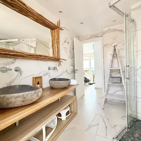 Luxury Frontline Levante